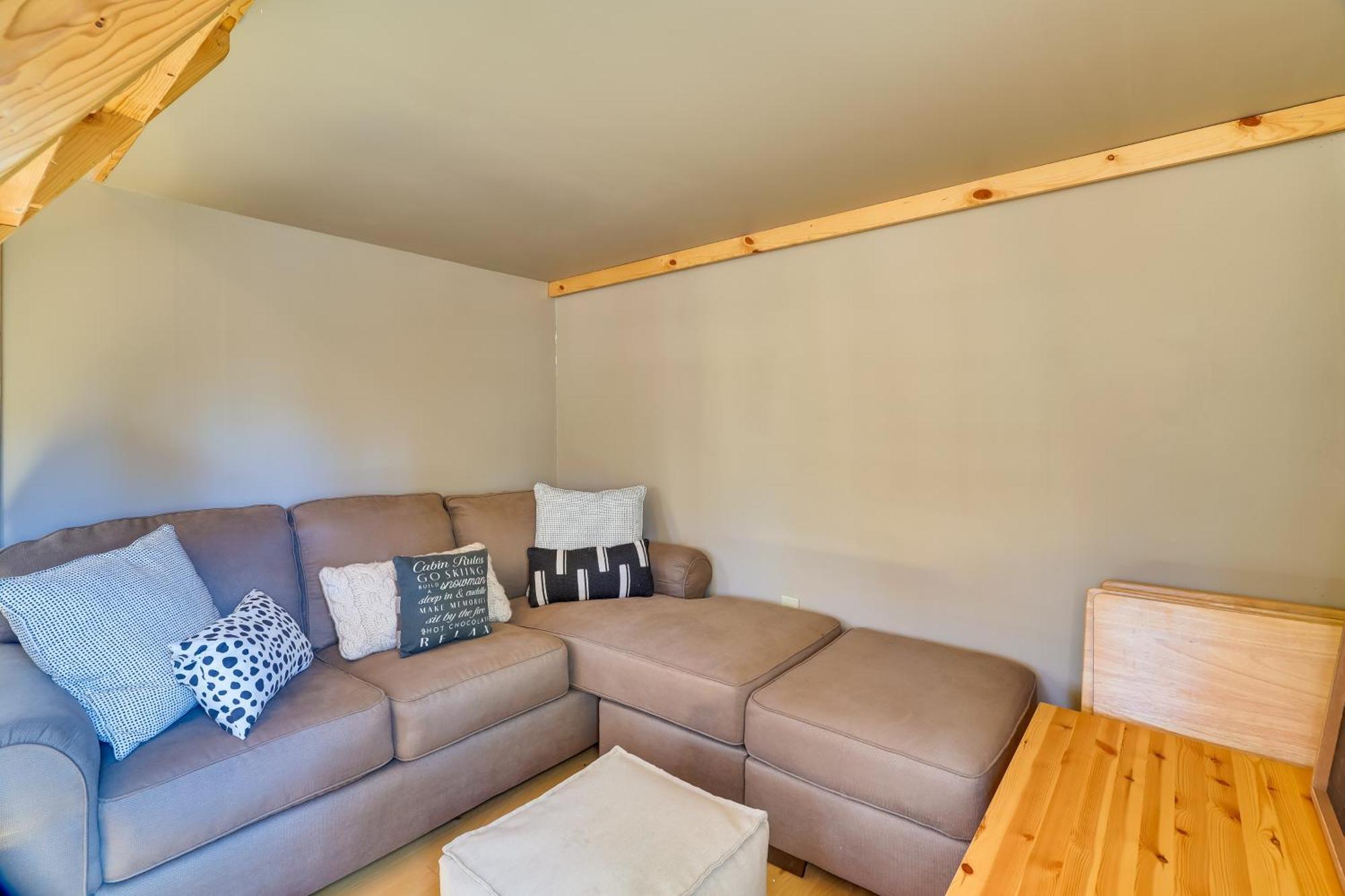 Dog-Friendly Nutrioso Cabin With Wraparound Porch! Екстер'єр фото