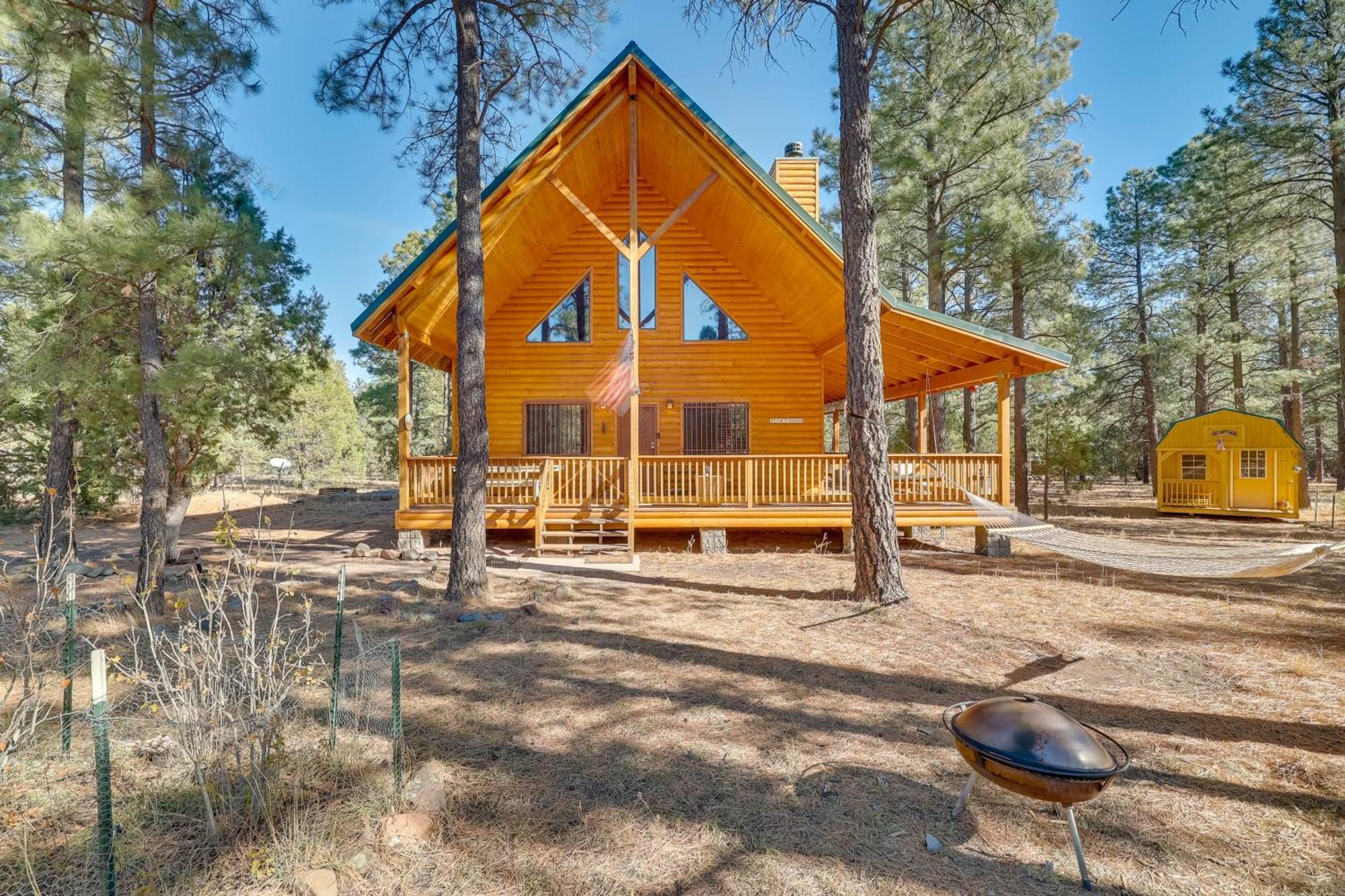 Dog-Friendly Nutrioso Cabin With Wraparound Porch! Екстер'єр фото