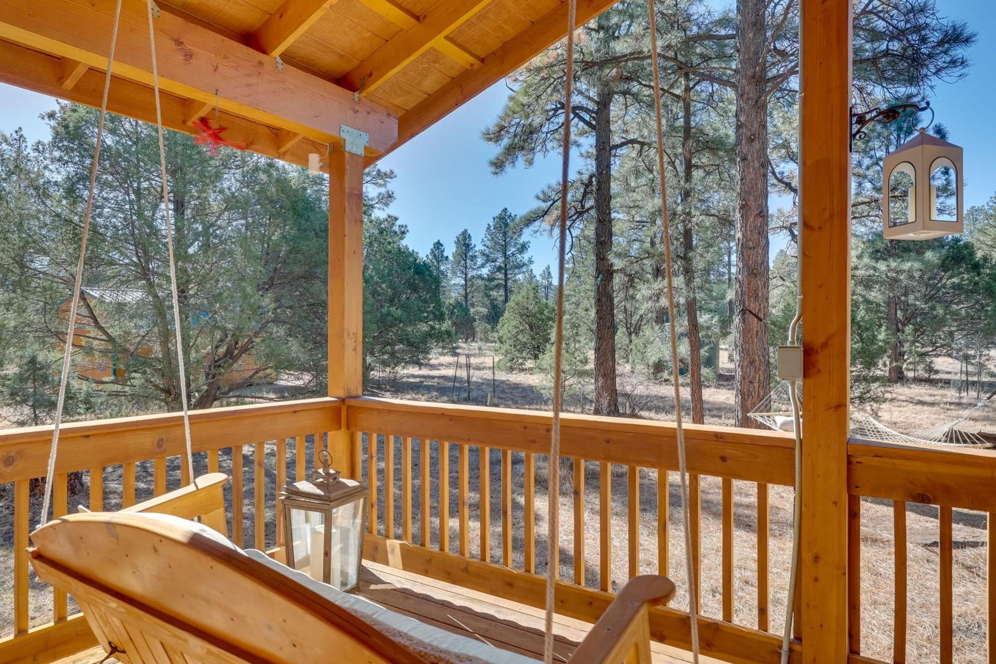 Dog-Friendly Nutrioso Cabin With Wraparound Porch! Екстер'єр фото