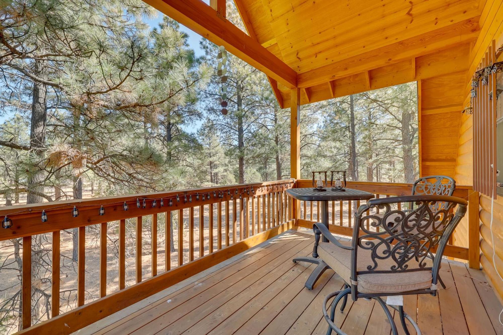 Dog-Friendly Nutrioso Cabin With Wraparound Porch! Екстер'єр фото